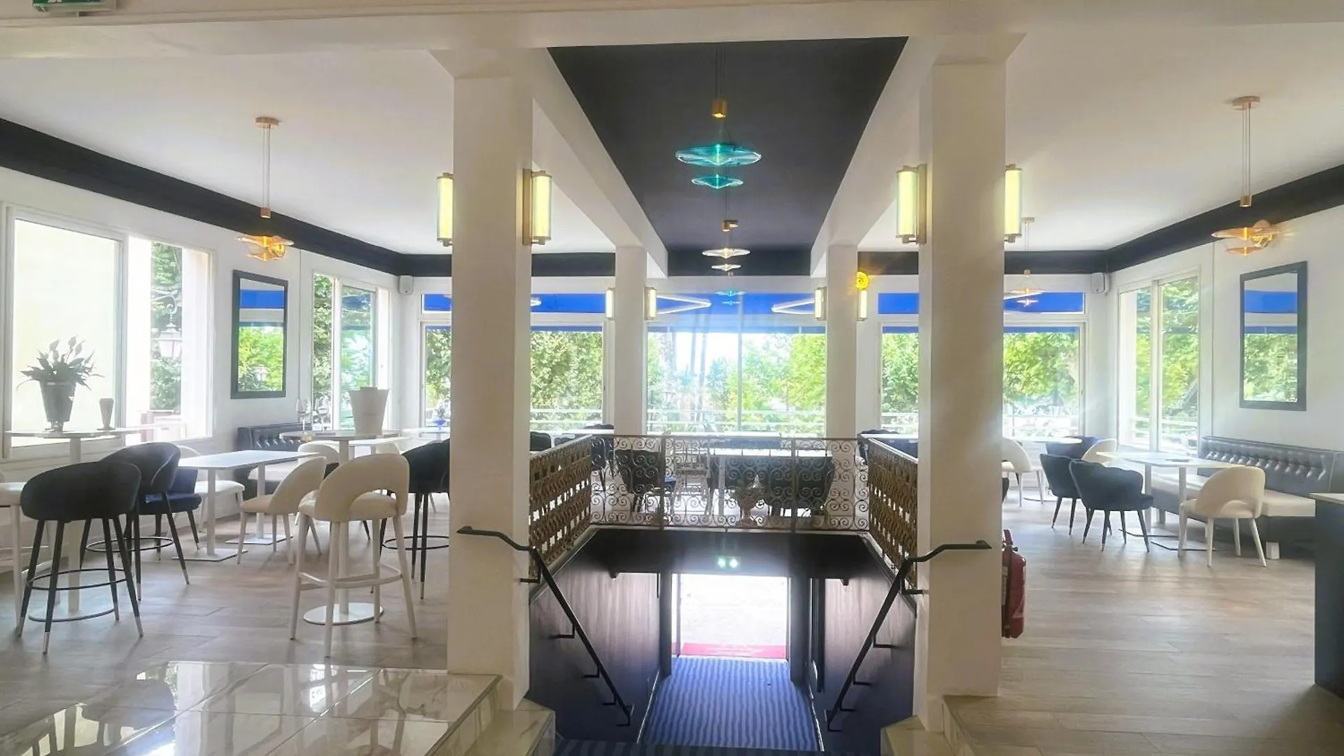 Hotel Espadon Bleu Le Lavandou 3*,  France